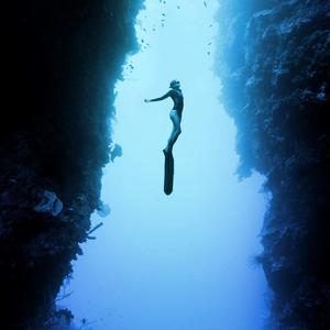 挠宝青坊主脚心
